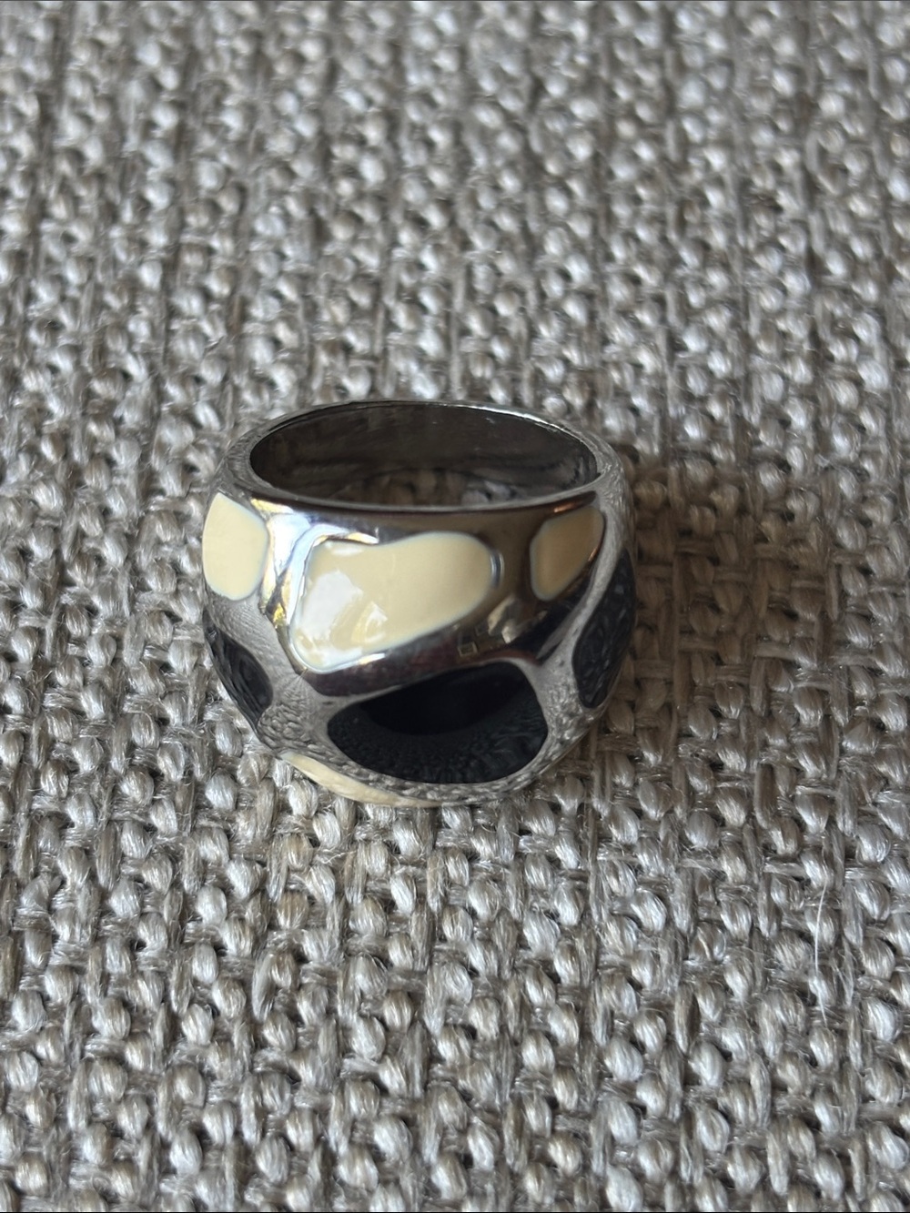Modern Silver Tone Black & Ivory Enamel Wide Band Ring Size 7.5